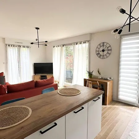 Apartment Jardin Secret D'antony